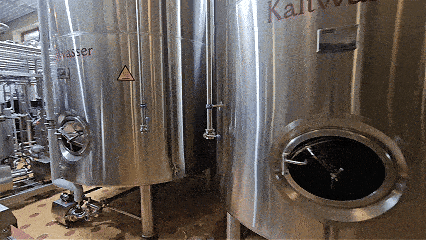 51807429_1778570454.gif